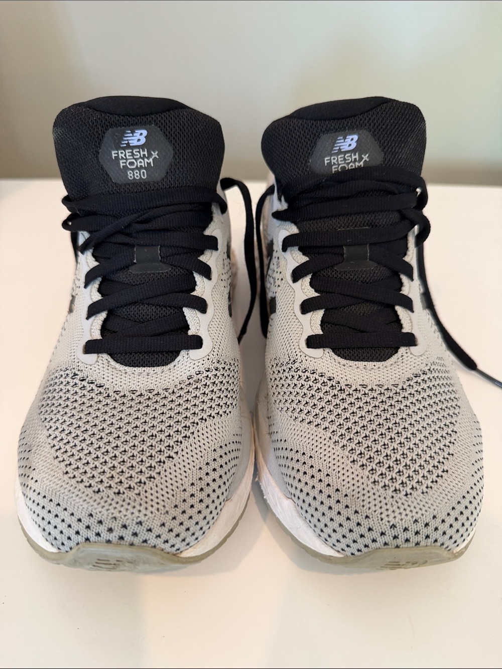 New Balance Women's Fresh Foam 880 Running Shoes - Black & Light Gray